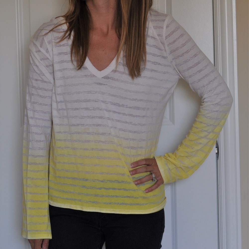 Burnout lightweight pullover tee medium